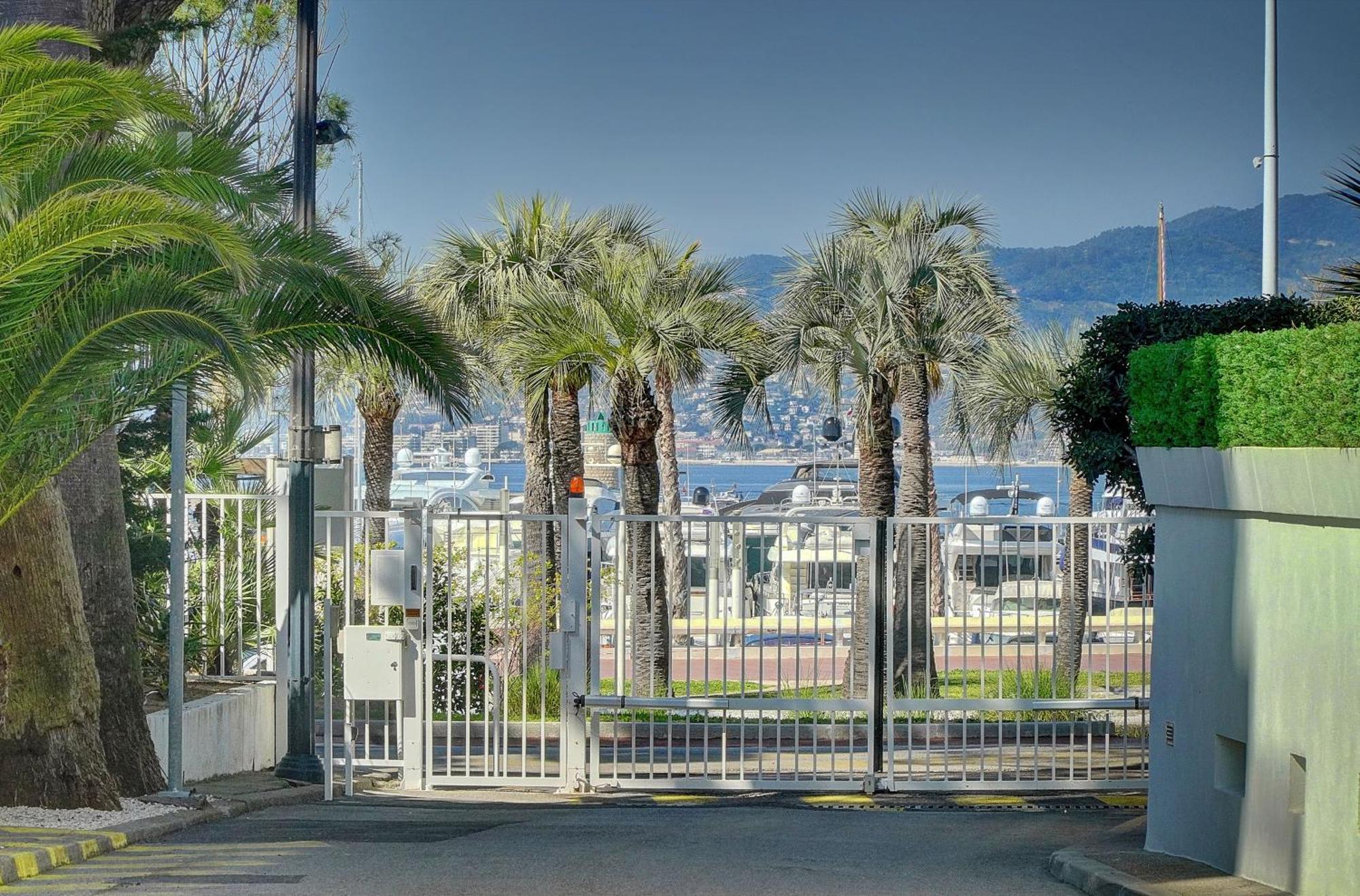 Le Palm - 100M Plage - Croisette - Verriere Cote D'Azur คานส์ ภายนอก รูปภาพ